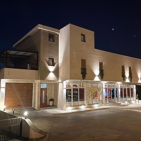 Apartments And Rooms Smile Mostar Exterior foto