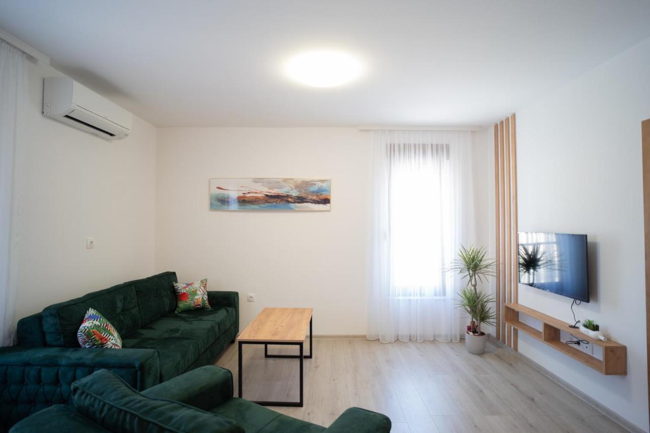 Apartments And Rooms Smile Mostar Exterior foto